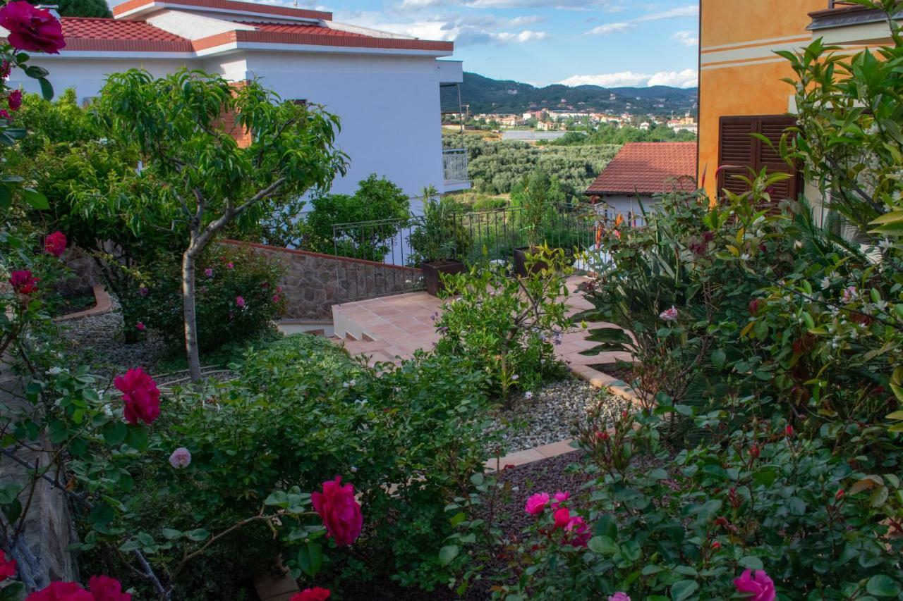 Villa Pineland Borghetto Santo Spirito Eksteriør bilde