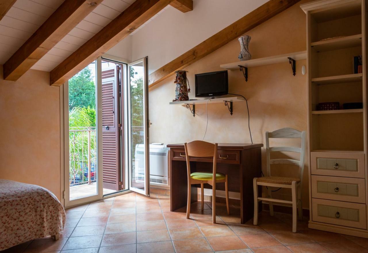 Villa Pineland Borghetto Santo Spirito Eksteriør bilde